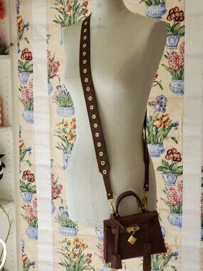 Tiny Cross-body bag - Loving the New 3:4 picture ratio